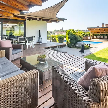 Casa Itram Fantastica Casa En El Girones * Жирона